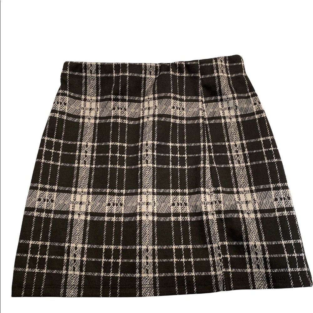 Better Be mini skirt split in front pull on elastic waist plaid size small NWOT